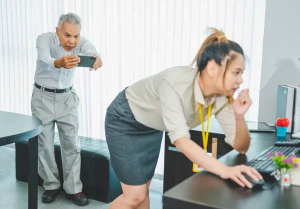 Boss Supervisor Secretly Using Mobile Phone Film Buttocks Female Employee — Stock Photo, Image