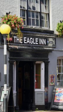 Ross On Wye, Herefordshire, İngiltere 24 Eylül 2023: 18. yüzyıl: The Eagle Inn, Broad Street, Herefordshire, İngiltere kamu binası, spor barı