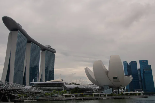 シンガポール シンガポール30 8月2022 シンガポールのランドマークマリーナベイサンズと美術館の景色 — ストック写真