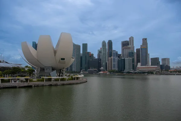 Singapore Singapore Augustus 2022 Het Artscience Musuem Met Het Financial — Stockfoto