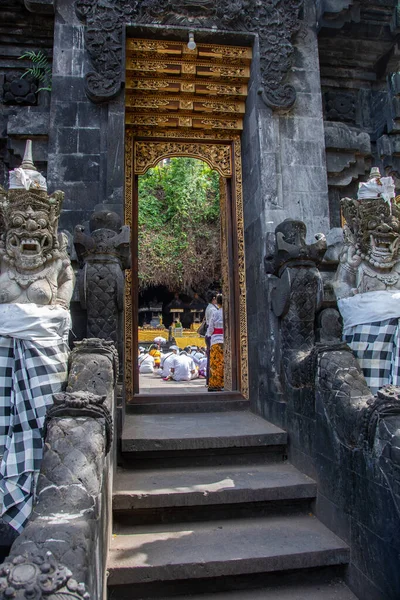 Bali Indonesia September 2022 Devout Hindus Ceremony Goa Lawah Temple — Stock Photo, Image