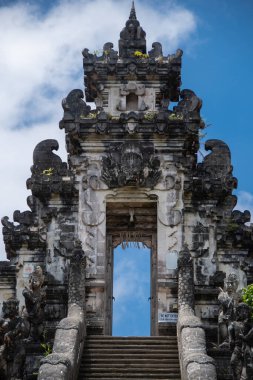 Hindu Pura Penataran Agung Lempuyang Tapınağı