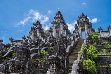 Hindu Pura Penataran Agung Lempuyang Tapınağı