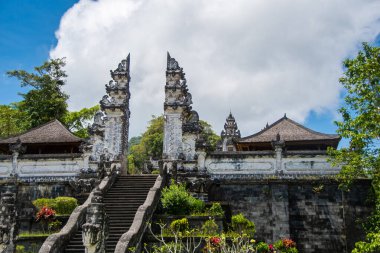 Cennetin kapısından Pura Penataran Agung Lempuyang