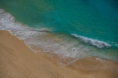 Nusa Penida 'daki Kelingking Sahili' nin manzarası