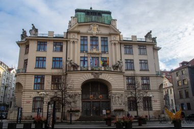 Prag, Çek Cumhuriyeti 12 Aralık 2023, Prag 'ın yeni belediye binası.