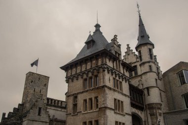 Antwerp, Belçika 31 Ekim 2023, Steen Castle Antwerp şehrinin simgelerinden biridir.