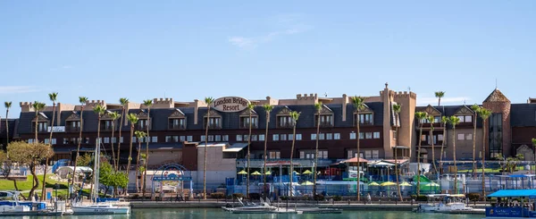 Havasu Gölü, AZ - 10 Mart 2023 Londra Köprüsü Resort 'u Londra Köprüsü' nün sularında yer almaktadır..