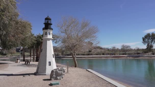哈瓦苏湖市 2023年3月10日 这个四分之一大小的复制品是由哈瓦苏湖灯塔俱乐部 Lake Havasu Lighthouse Club 创建的伊利运河的主要水牛灯 位于布里奇沃特海峡沿岸 — 图库视频影像