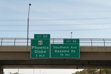 55. çıkış için AZ 101 ilmeği Phoenix ve Globe 'a doğru 60 ABD ve Güney Bulvarı ve Ana Cadde' ye doğru 54 çıkış.