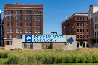 Terre Haute, IN - 30 Eylül 2023: Hullman Merkezi yakınlarındaki Indiana Devlet Üniversitesi elektronik tabelası