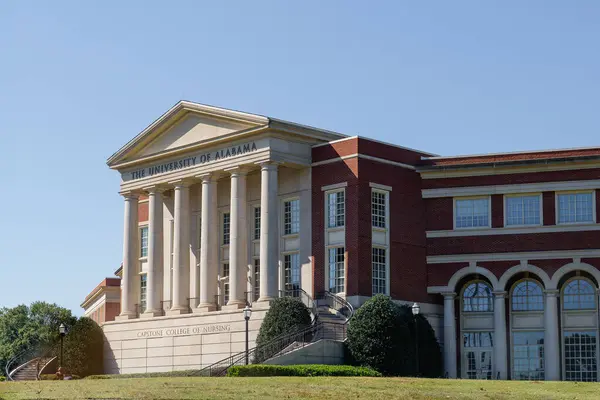 Tuscaloosa, AL - 18 Ekim 2023: Alabama Üniversitesi Capstone Hemşire Koleji