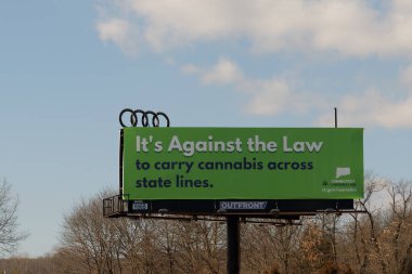 Danbury, CT - 2 Mart 2022: Connecticut Kenevir Yasası 'na göre 