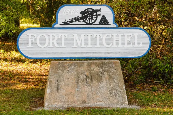 Hilton Head, SC - 12 Nisan 2018: General Ormsby M. Mitchel 'in adını taşıyan Fort Mitchel, 1862 yılında Güney' in göbeğindeki konumlarını korumak amacıyla Birlik askerleri tarafından kuruldu..