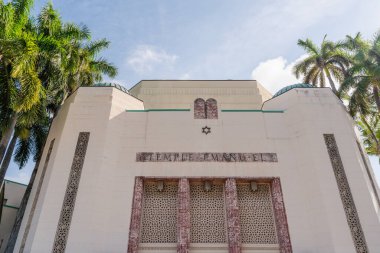 Miami, Florida - 3 Nisan 2024: The Temple Emanu-El Miami Beach 'teki geleneksel bir Egalitarian Cemaatidir ve Amerika' nın en güzel sinagoglarından biri olarak kabul edilir..