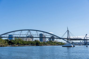 Güney Şeria 'dan Brisbane şehir manzarası. Queensland, Avustralya.