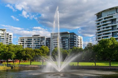 Roma Caddesi Parkland, Brisbane 'de Çeşme.