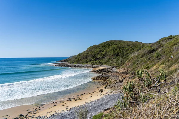 Noosa Heads 'deki Granite Körfezi. Günışığı Sahili, Queensland.