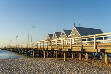 Busselton Jetty 'nin altın saatinde. Busselton, Batı Avustralya.