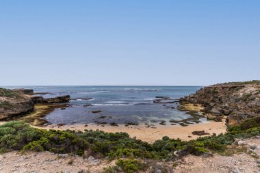 Güney Avustralya 'nın En Güney Noktası' ndaki Deniz Burnu, Macdonnell Limanı.