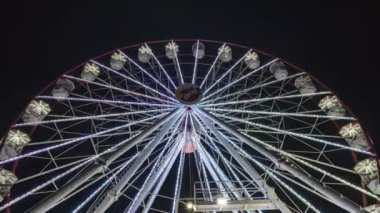 Darwin Stoke Hills rıhtımında dönme dolap, NT, Avustralya.