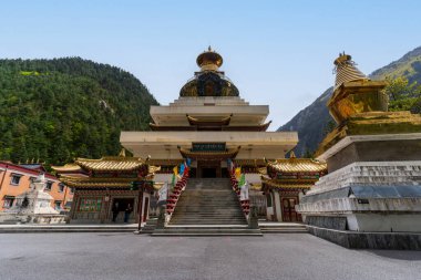 Zharu Tapınağı, Tibet tapınağı, Jiuzhaigou Ulusal Parkı, Sichuan, Çin.