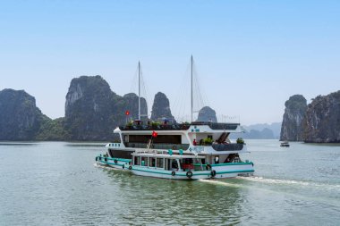 Ha Long Körfezi, Vietnam - 28 Nisan 2024 HaLong Körfezi, Quang Ninh, Vietnam.