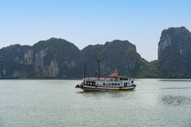 Ha Long Körfezi, Vietnam - 28 Nisan 2024 HaLong Körfezi, Quang Ninh, Vietnam.