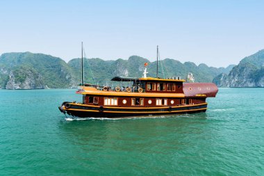 Lan Ha Bay, Vietnam - 27 Nisan 2024: Lan Ha Bay, Cat Ba, Vietnam