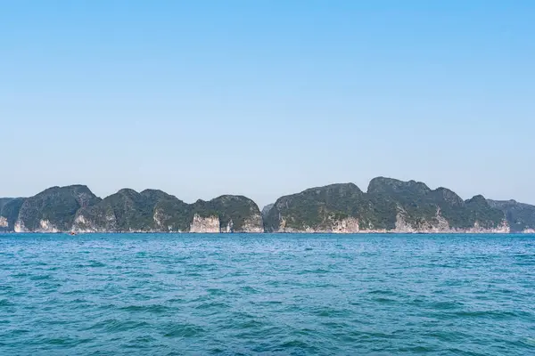 Lan Ha Bay, Cat Ba, Vietnam 'da sahne gezisi.