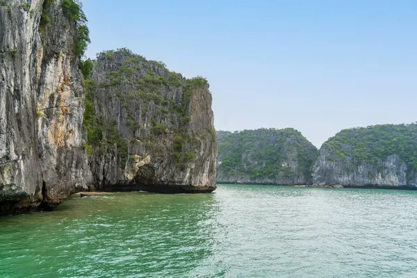 Lan Ha Bay, Cat Ba, Vietnam 'da sahne gezisi.