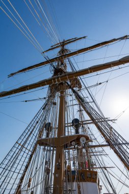 DARWIN, AUSTRALIA - 06 OCT 2024: İtalyan eğitim gemisi Amerigo Vespucci, 2024 dünya turu sırasında Darwin 'deki Fort Hill rıhtımına yanaştı.