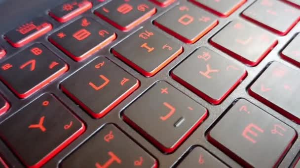 Stängt Thailändska Och Engelska Alfabetet Laptop Tangentbord — Stockvideo