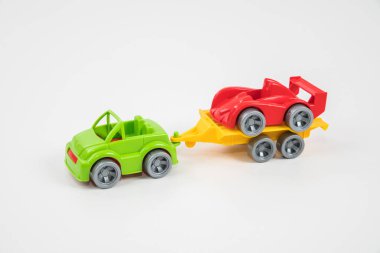 Çok renkli plastik oyuncak araba. Otobüsler. Ekipman.