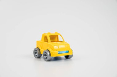 Çok renkli plastik oyuncak araba. Otobüsler. Ekipman.