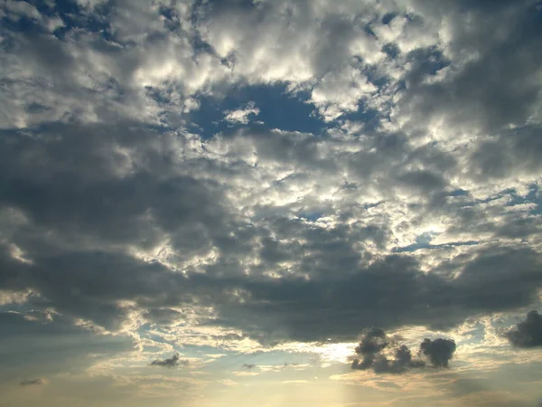 Chmurne Niebo Zachodzie Słońca — Zdjęcie stockowe