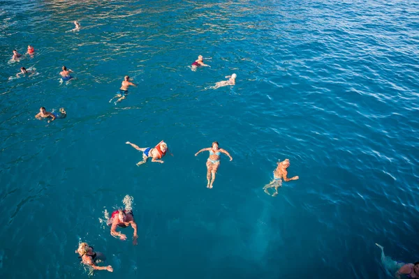 Kemere Turecká Republika Září 2020 Plavání Čisté Čisté Vodě Středozemního — Stock fotografie