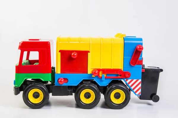 Bunte Plastikspielzeug Lkws Für Kinderspiele Auf Weißem Hintergrund Müllwagen — Stockfoto