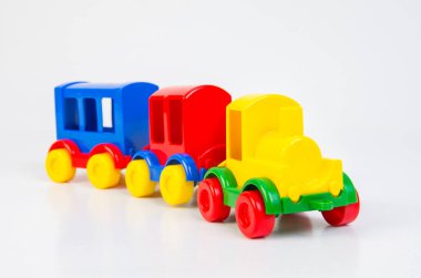 Arabalı plastik oyuncak buharlı lokomotif