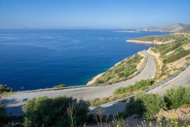 Mavi Deniz Manzaralı Akdeniz Sahil Yolu