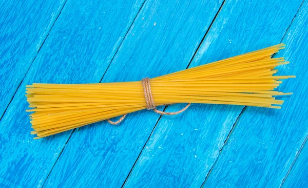 Pakket Spaghetti Gebonden Met Natuurlijk Jute Garen Vintage Verweerde Blauwe — Stockfoto