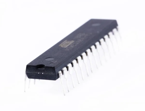 Primer Plano Del Chip Microcontrolador Basado Risc Aislado Sobre Fondo — Foto de Stock