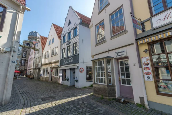 Bremen, Almanya 'da restoranları, barları, dükkanları ve turistik yerleri olan Schnoor sokakları