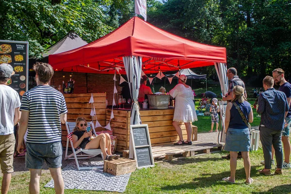 Neckargemünd Mai 2023 Lokales Streetfood Festival Einem Kleinen Öffentlichen Park — Stockfoto