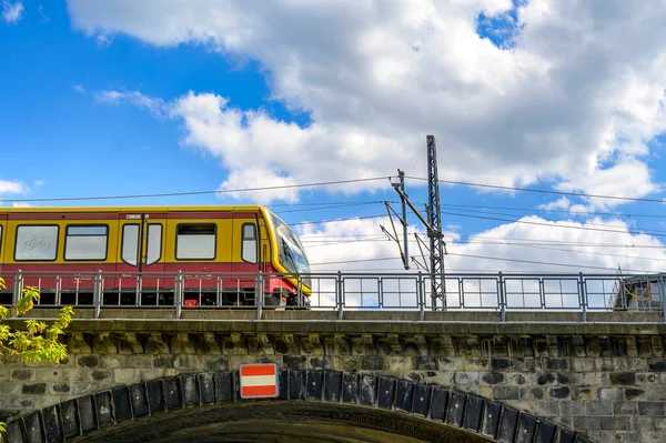 Berlino Germania Aprile 2020 Traffico Ferroviario Nel Centro Berlino Vicino — Foto Stock