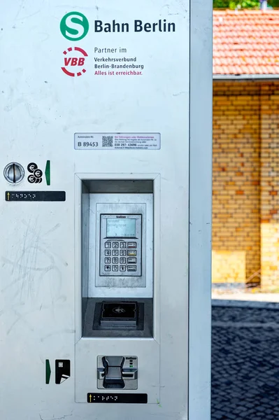 Berlijn Duitsland Juni 2020 Ticketautomaat Kaartjes Voor Het Openbaar Vervoer — Stockfoto