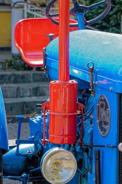 Grossziethen, Almanya - 20 Temmuz 2018: 1940 'lardan kalma iyi korunmuş tarihi traktör.