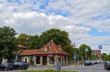 Berlin, Almanya - 13 Temmuz 2024: Berlin 'in kuzeyindeki Frohnau köyünün kenar mahalleleri.