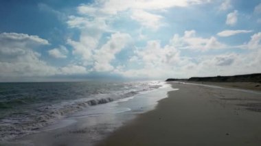 Norfolk 'ta deniz üzerinde alçak uçuş