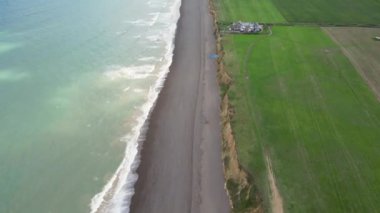 Weybourne plajı paraşüt planörlü hava manzarası